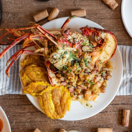 Langosta Rellena de Mariscos / Lobster Stuffed with Seafood