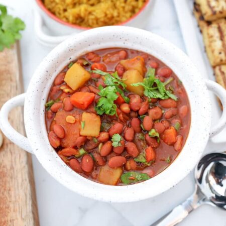 Habichuelas (rojas o guandules) / Beans (red or pigeon peas)